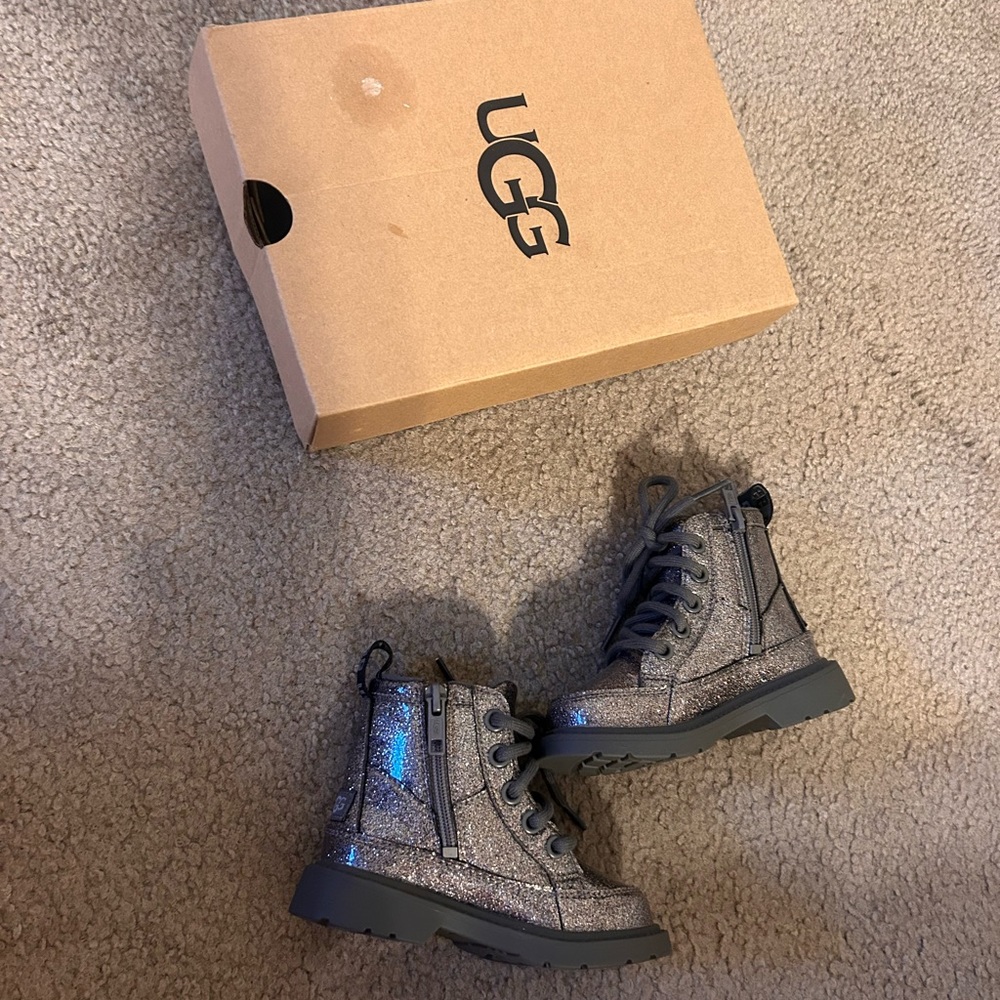 🤍🖤🩶Glitter UGG Combat Boot🩶🖤🤍 - Picture 4 of 12
